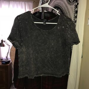 GRAY ACID WASHED CROPPED TEE